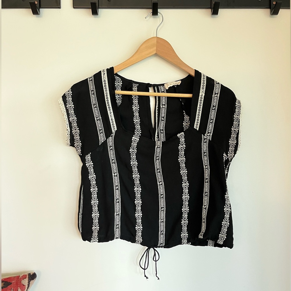 Altar’d State Crop Top S, Black and White